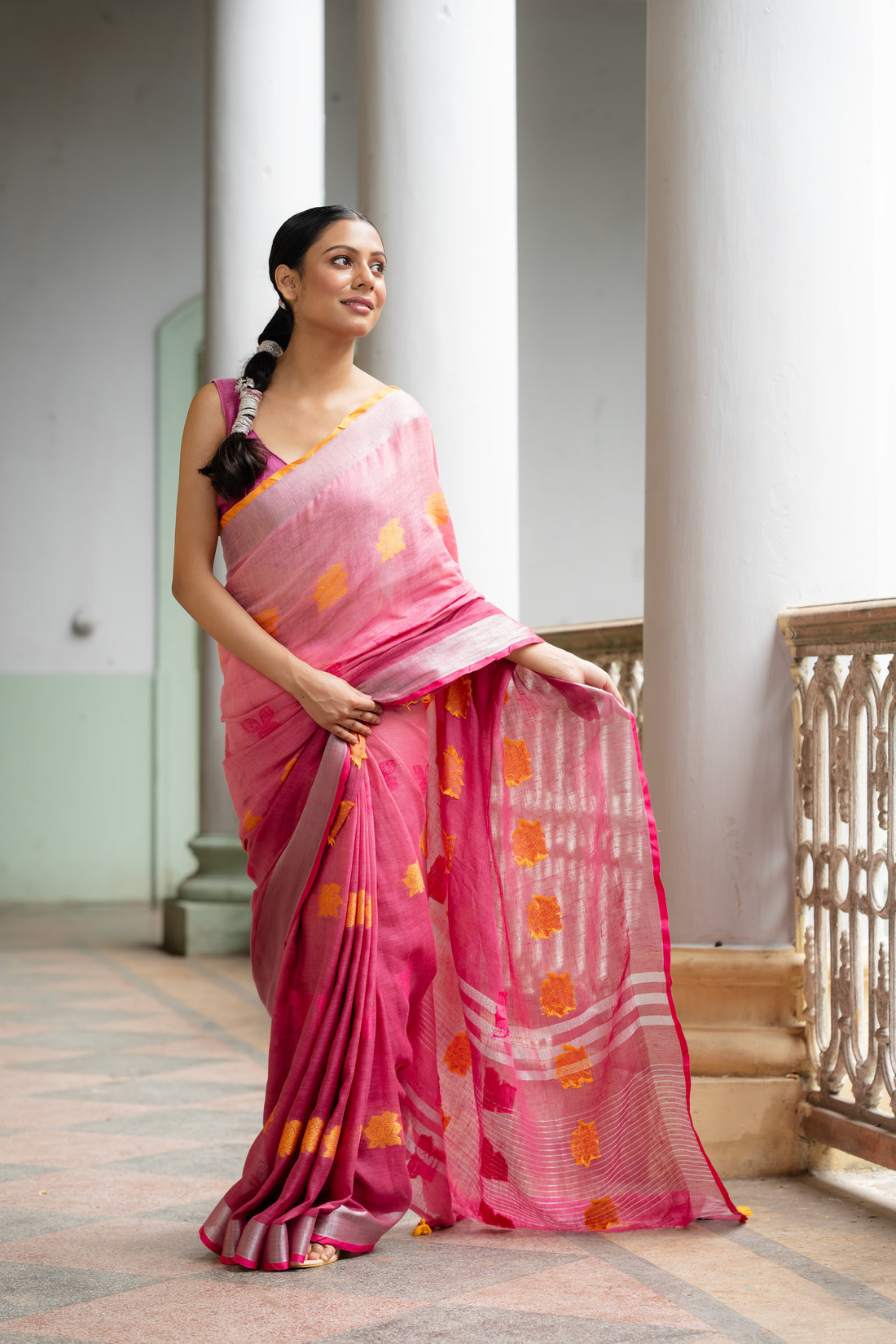 Gulabi Chidiya Ombre Handloom Linen Jamdani Sari