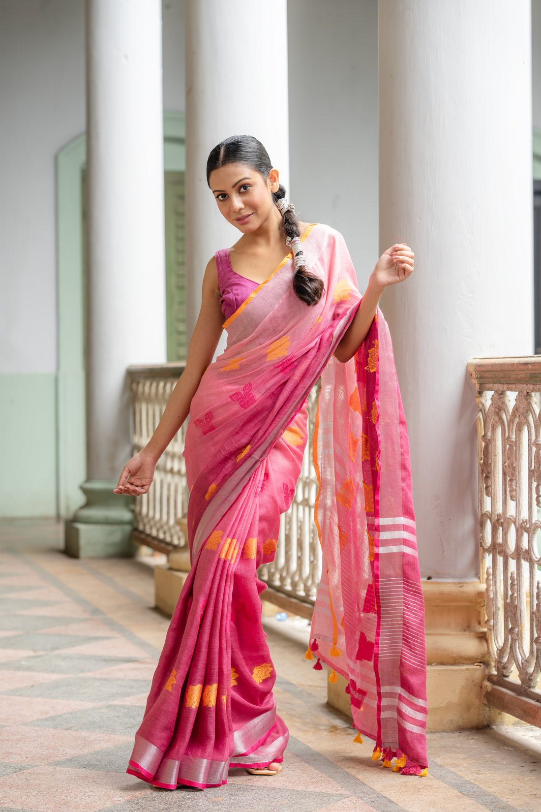 Gulabi Chidiya Ombre Handloom Linen Jamdani Sari