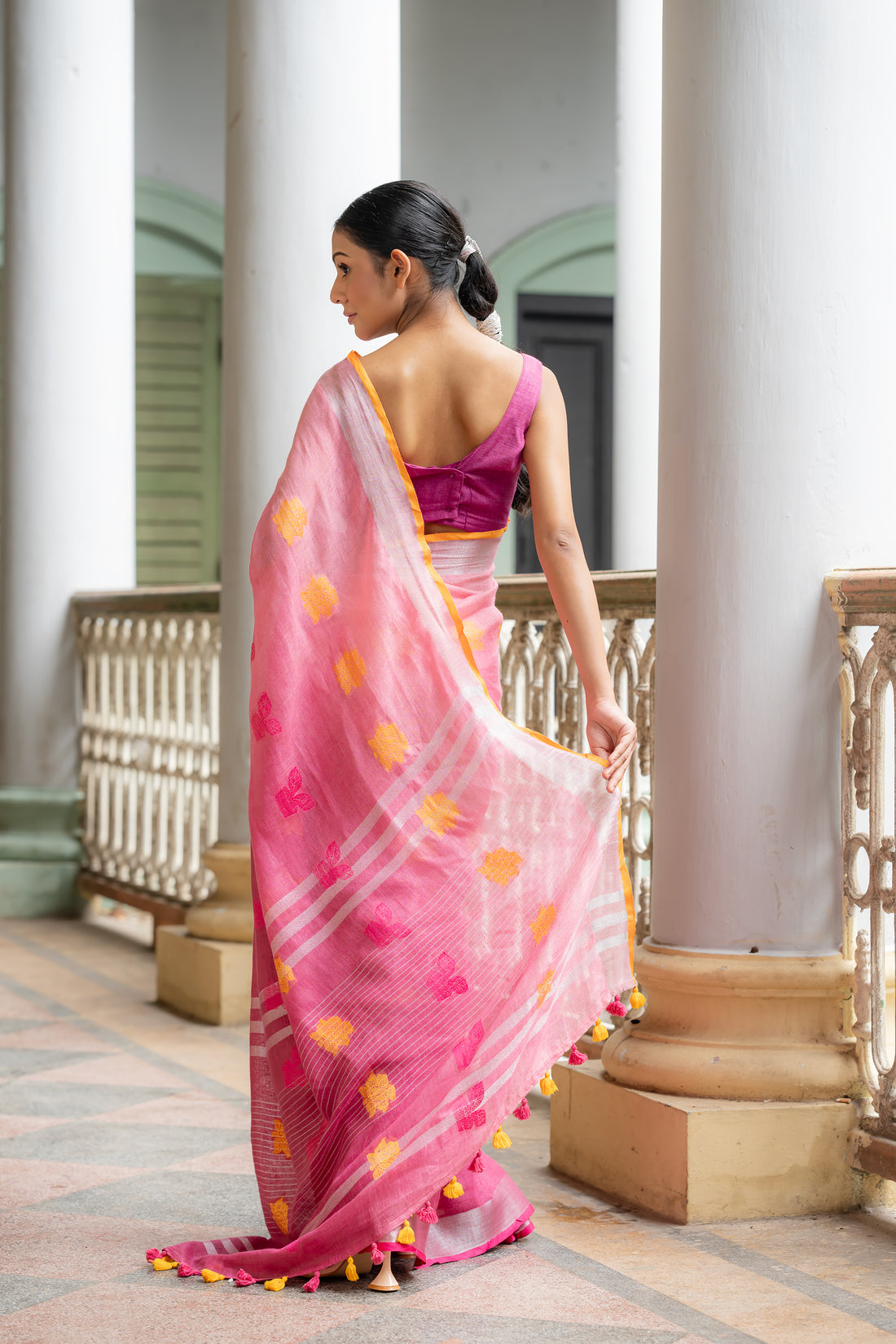 Gulabi Chidiya Ombre Handloom Linen Jamdani Sari