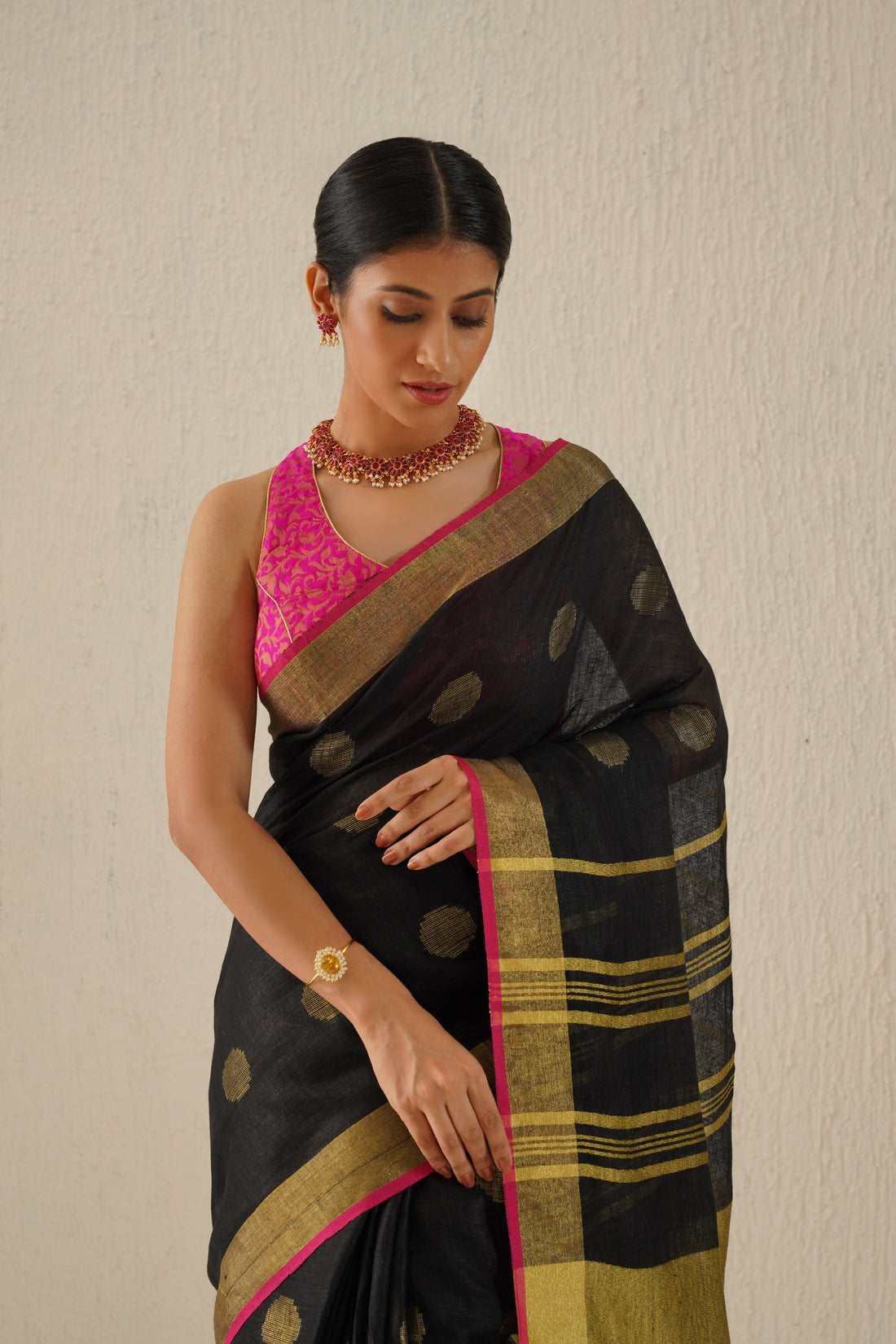 Laali Black & Gold Handloom Linen Jamdani Sari