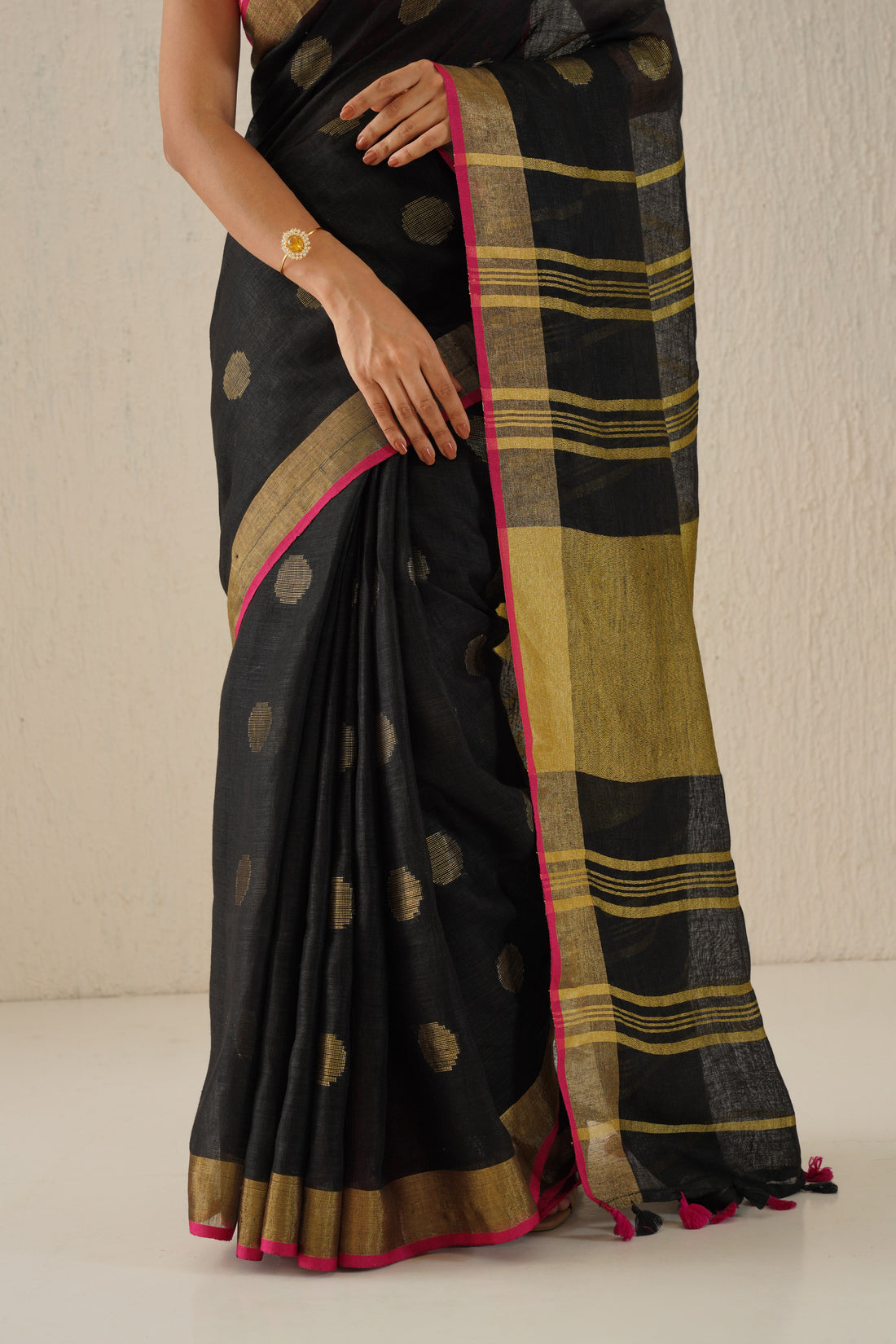 Laali Black & Gold Handloom Linen Jamdani Sari