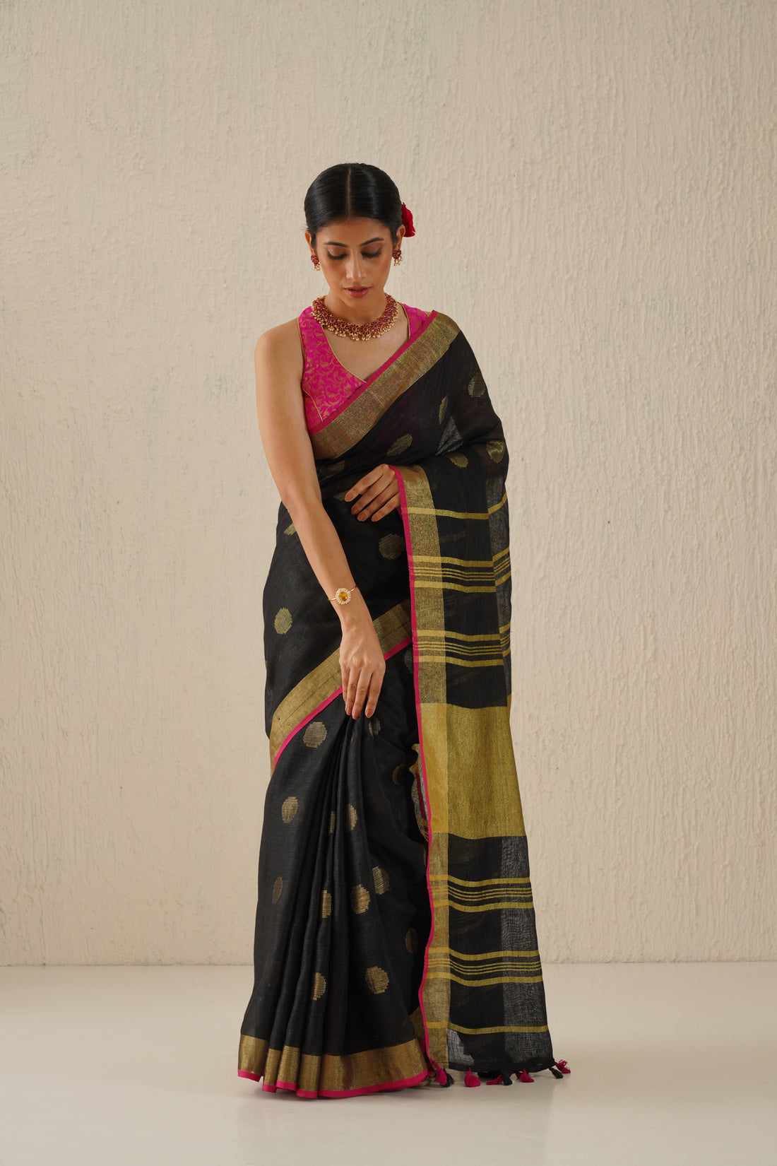 Laali Black & Gold Handloom Linen Jamdani Sari