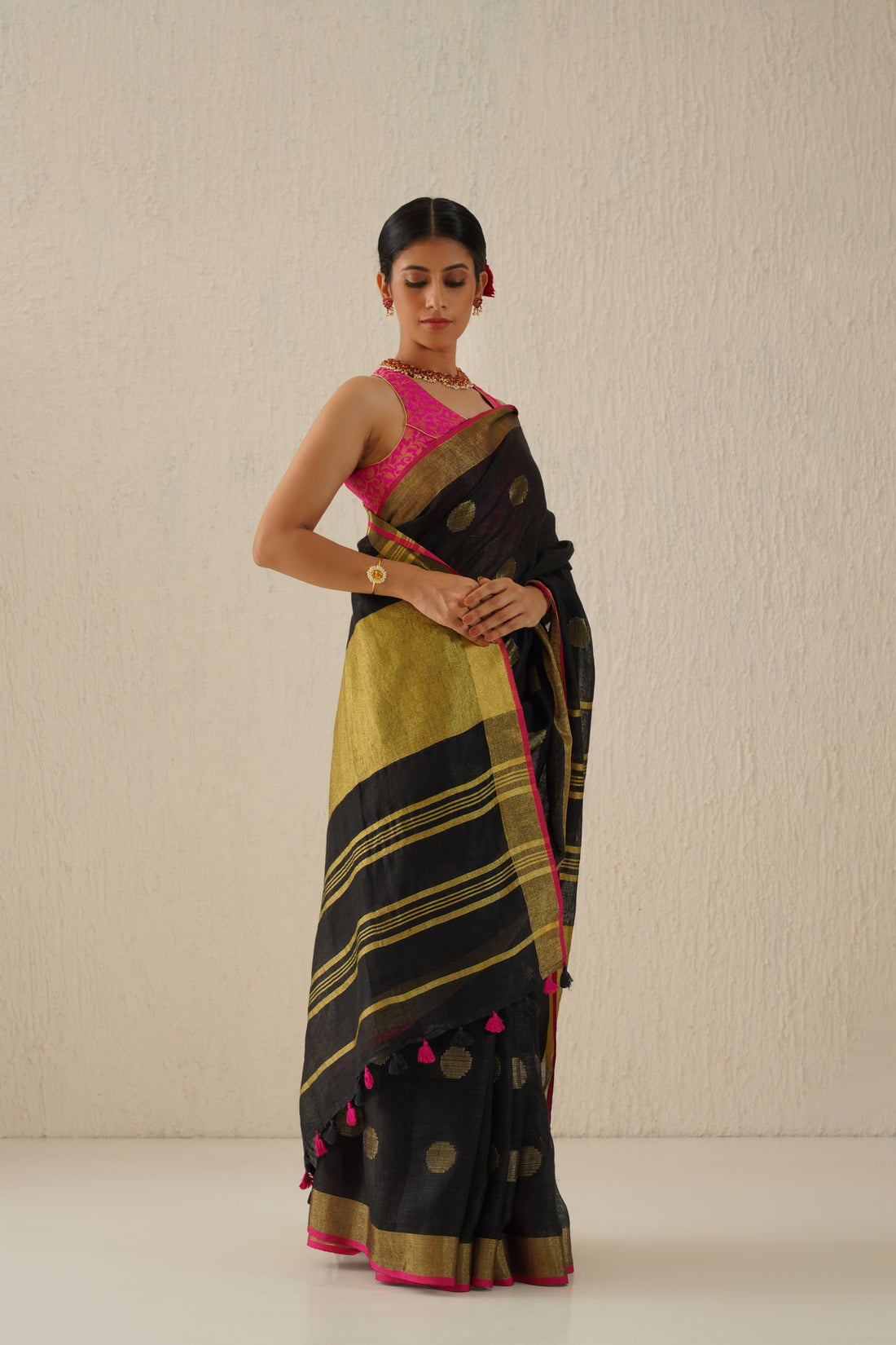 Laali Black & Gold Handloom Linen Jamdani Sari