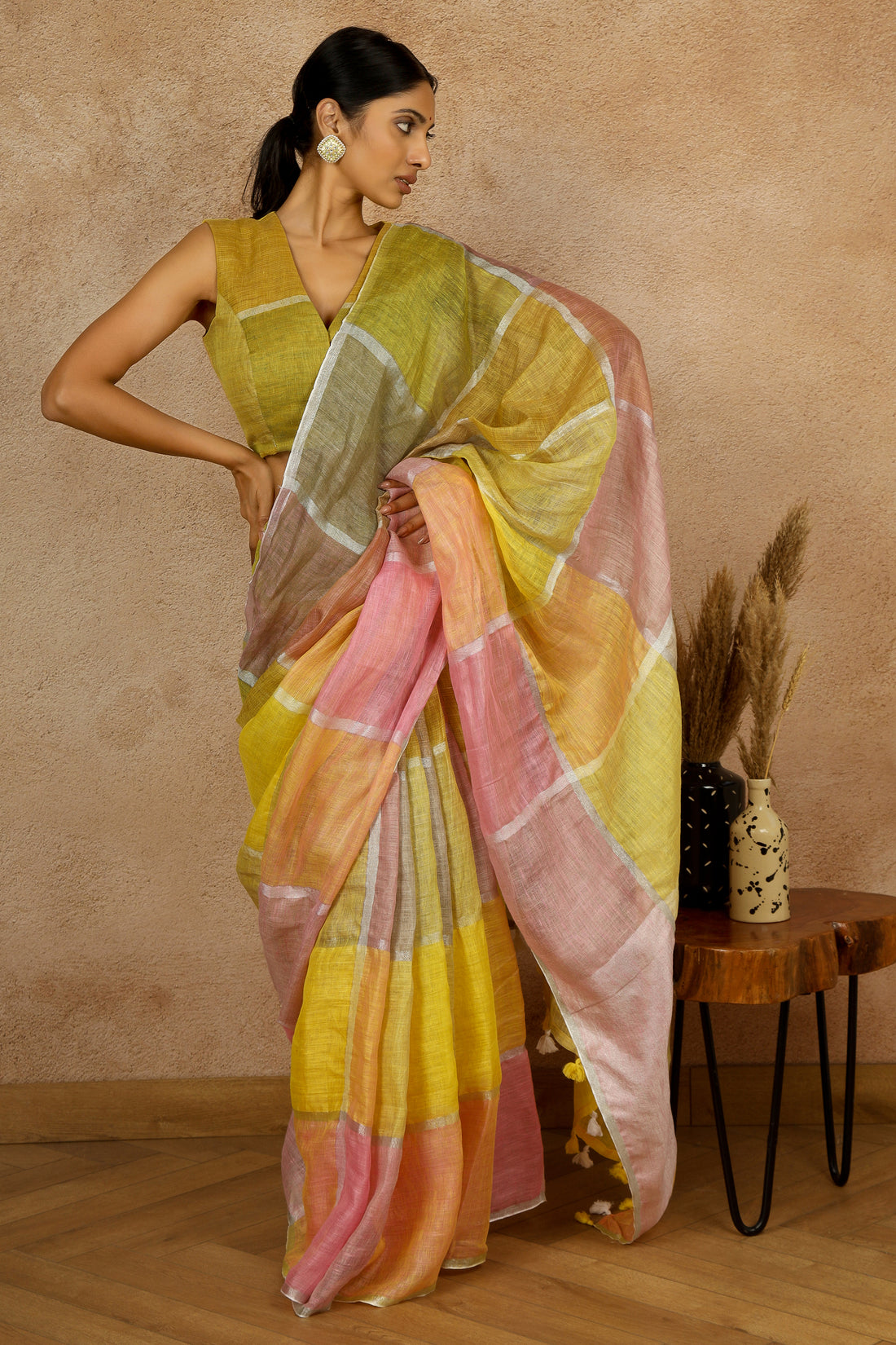 Holika Linen Sari