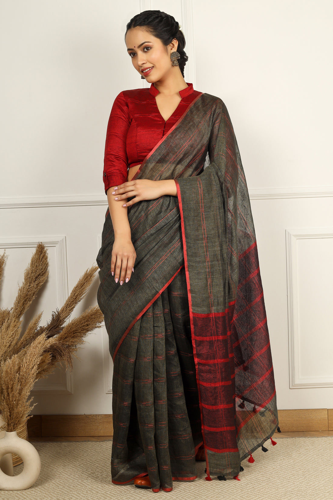 Kaira Linen Sari