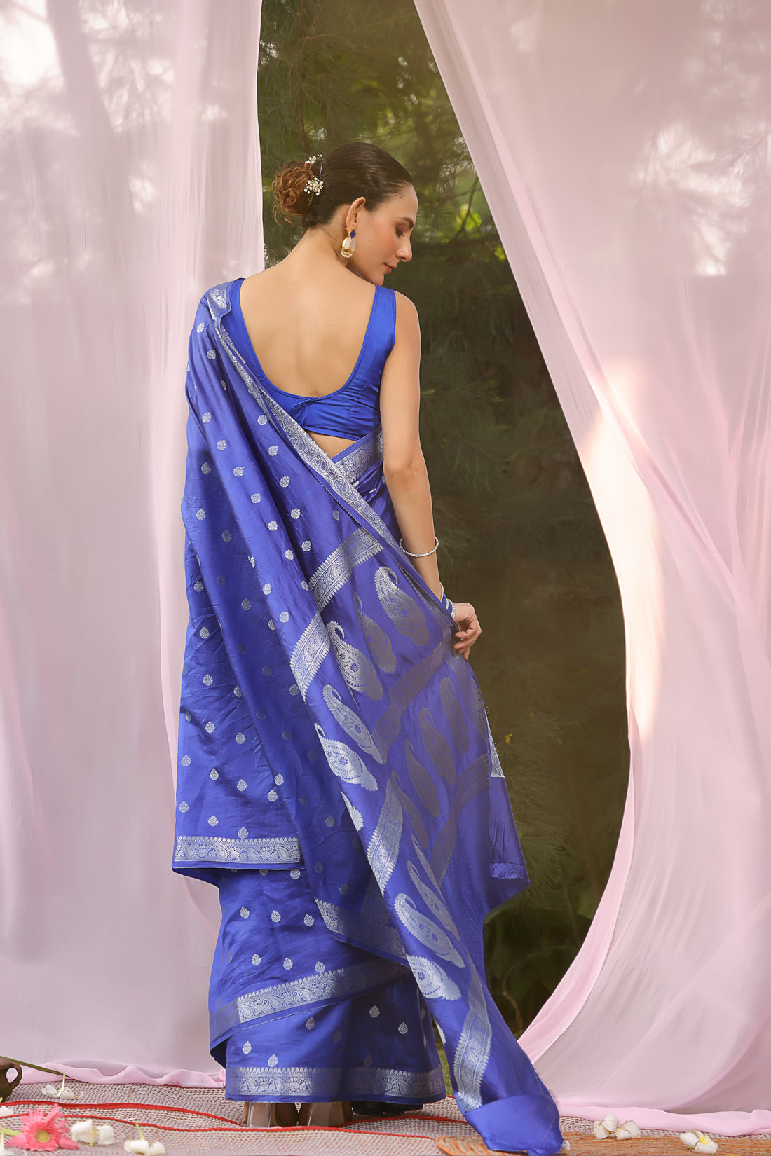 Neelam Regal Weave Banarsi Silk Saree