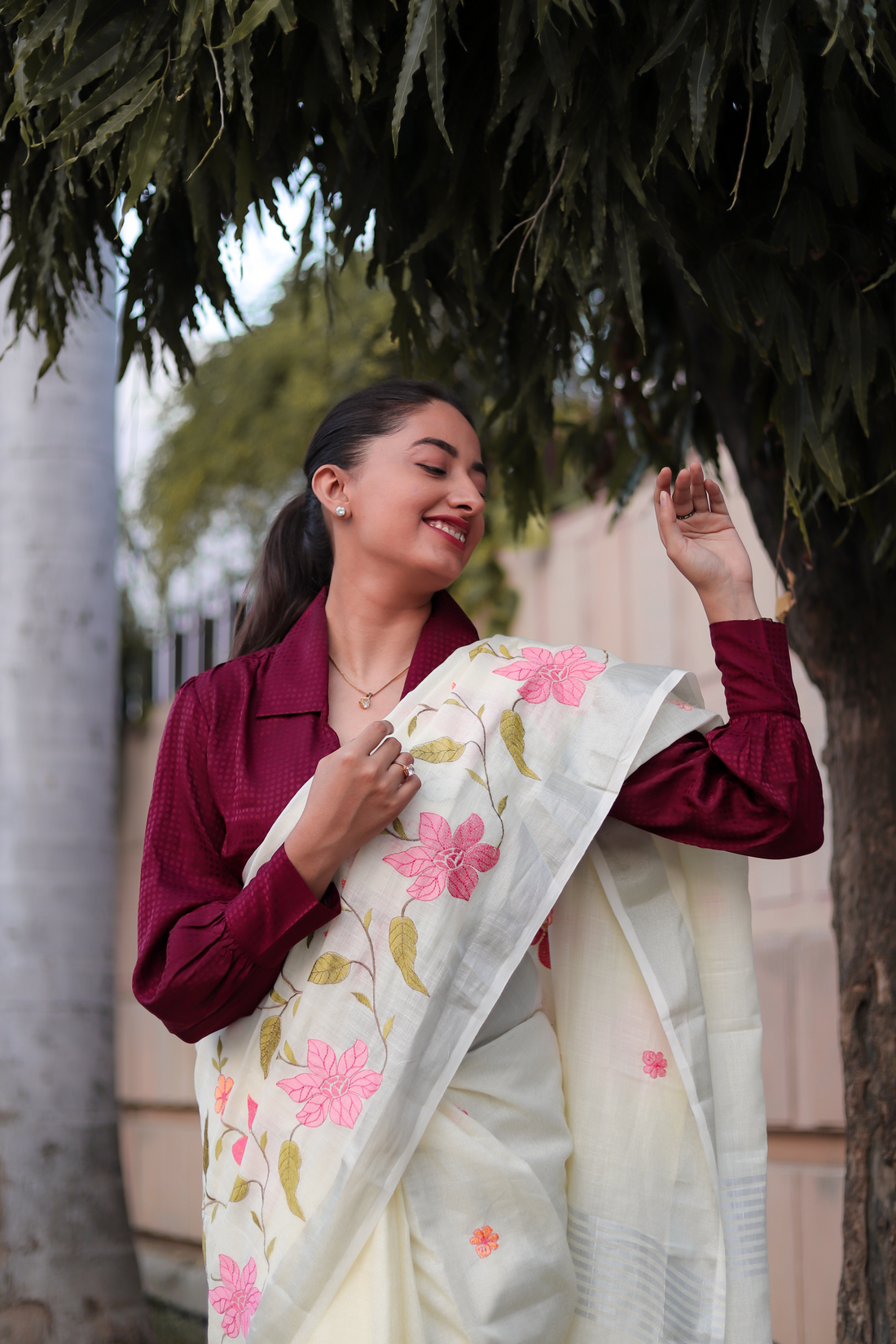 Pankhuri Linen Sari