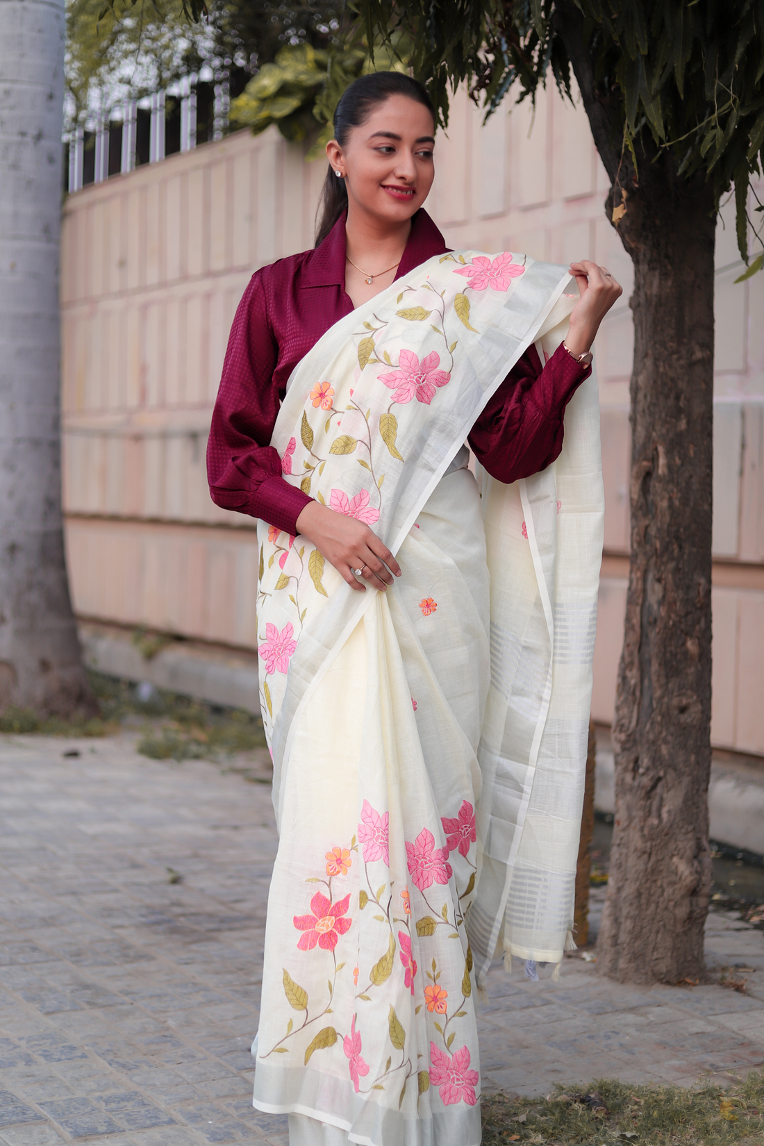 Pankhuri Linen Sari